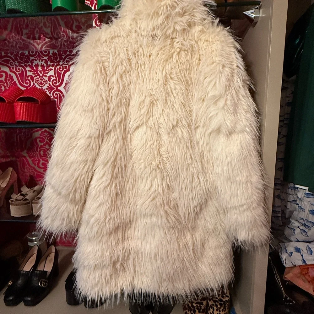 Apparis Pamela Faux Fur Coat size Medium M - Picture 7 of 10